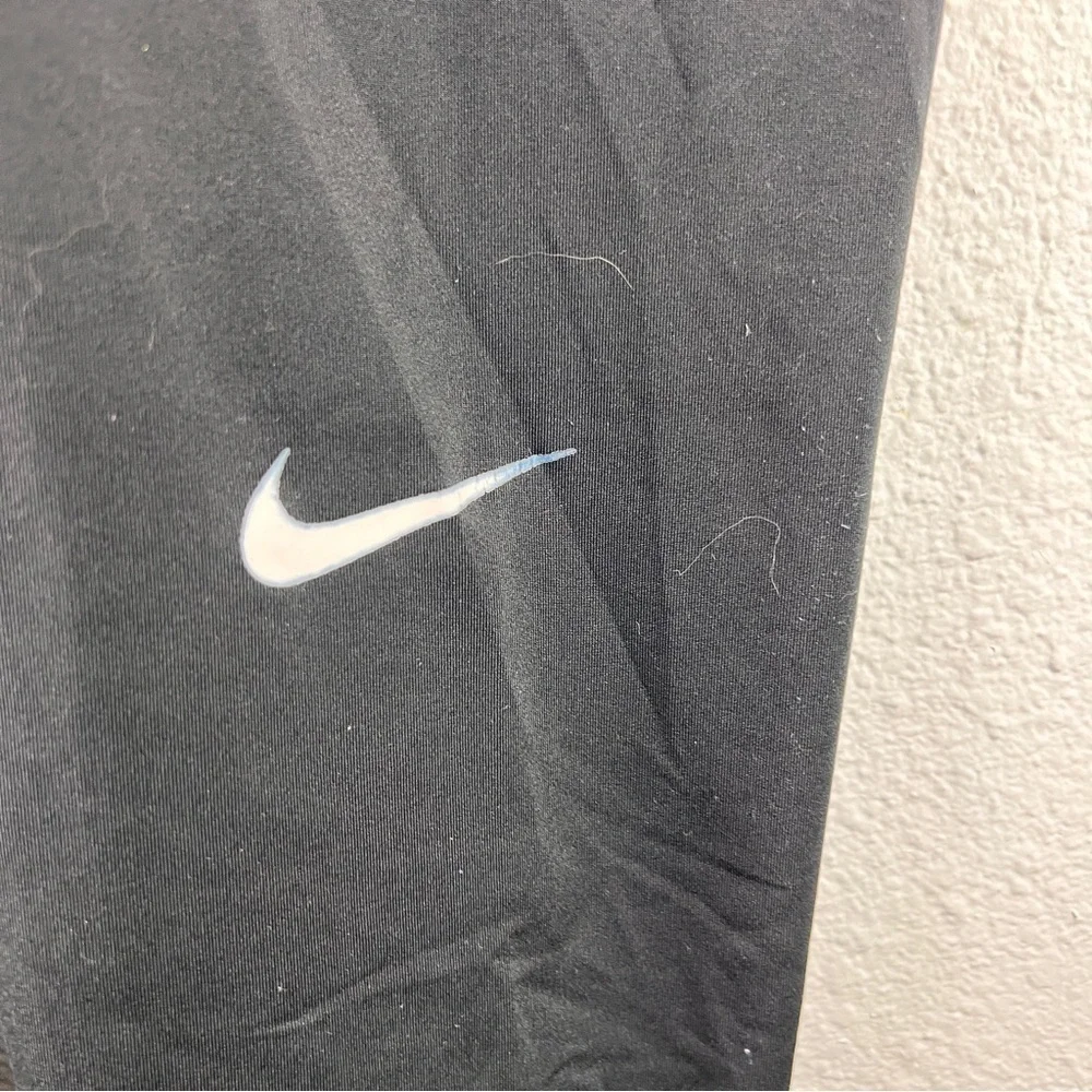 NIKE PRO TRAINING TIGHTS. Size XL. Black w/gray elastic band waistband. No snags